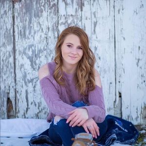 Meet your Posher, Abbi